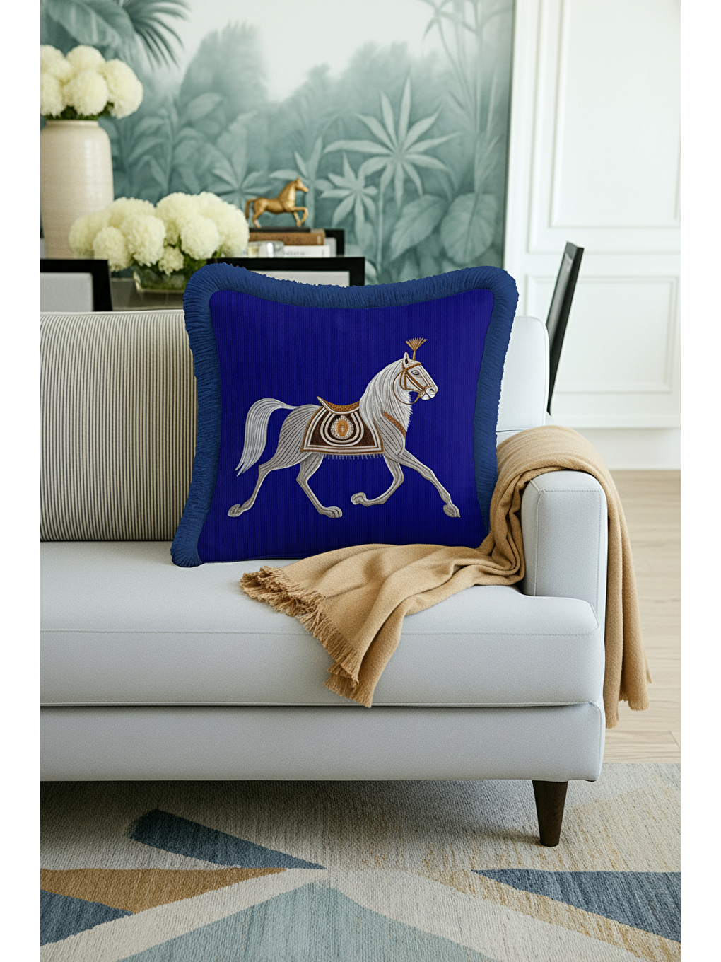 Karışık Asil At Figürlü Saçaklı Yastık Kılıfı - Saray İhtişamı Klasik Mavi Gold Püsküllü Kırlent Kılıfı