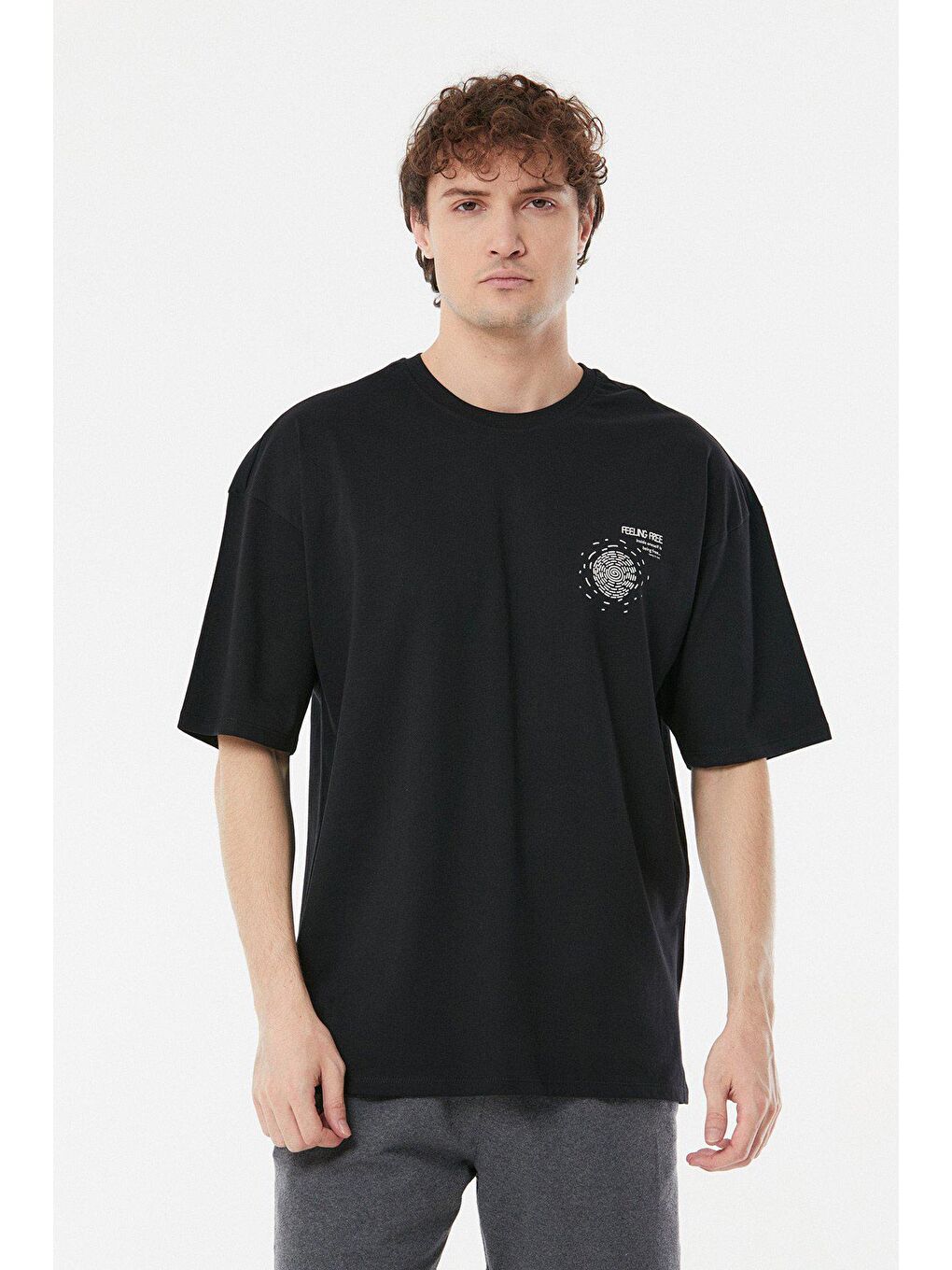 Siyah Baskılı Bisiklet Yaka Oversize Tişört