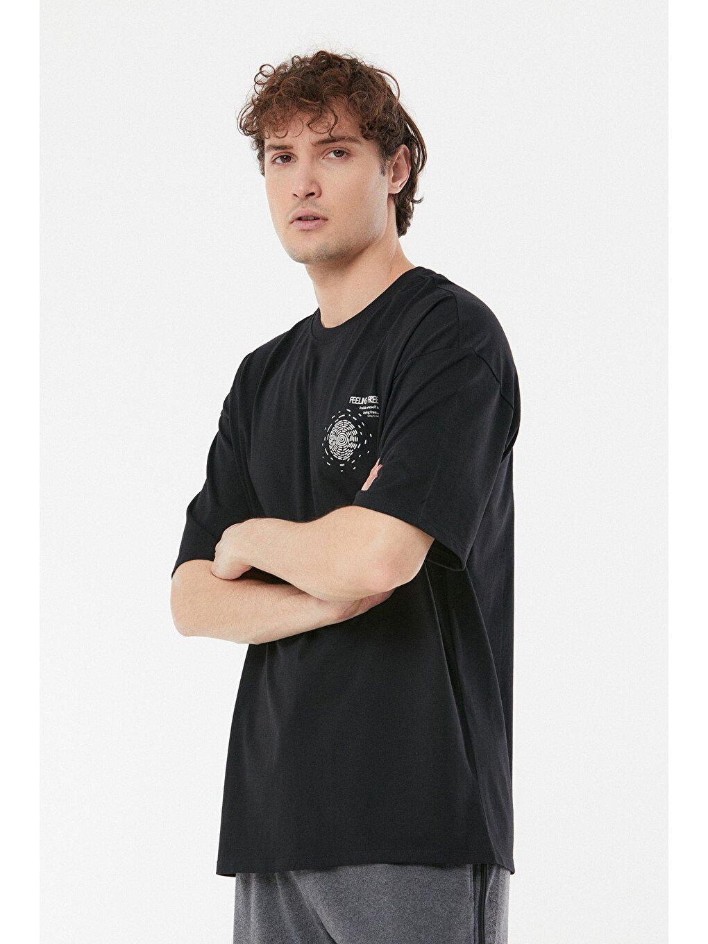 Siyah Baskılı Bisiklet Yaka Oversize Tişört-3