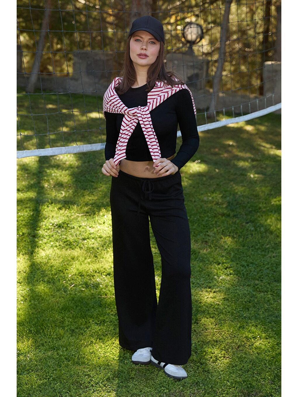 Siyah Beli Bağlamalı Bol Paça Modal Pantolon-2