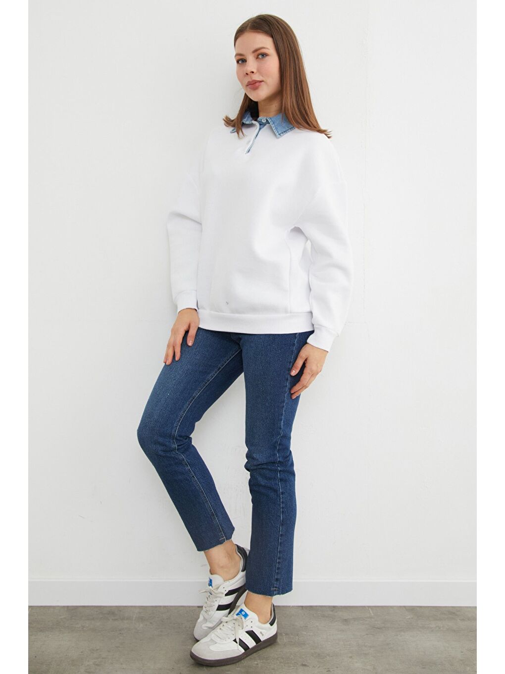 Beyaz 3 İplik Jean Garnili Gömlek Yaka Oversize Sweatshirt-1