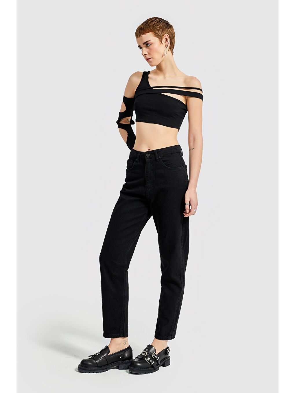 Mercan Kadın Black OD Taşlanmış Siyah Renk Yüksek Bel Mom Kalıp Jean-1