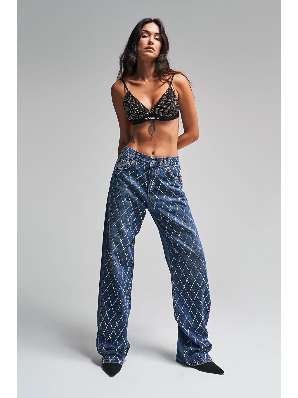 Kadın Koyu Mavi Renk Rita Loose Fit Önü Parlak Taşlı Tasarım Denim