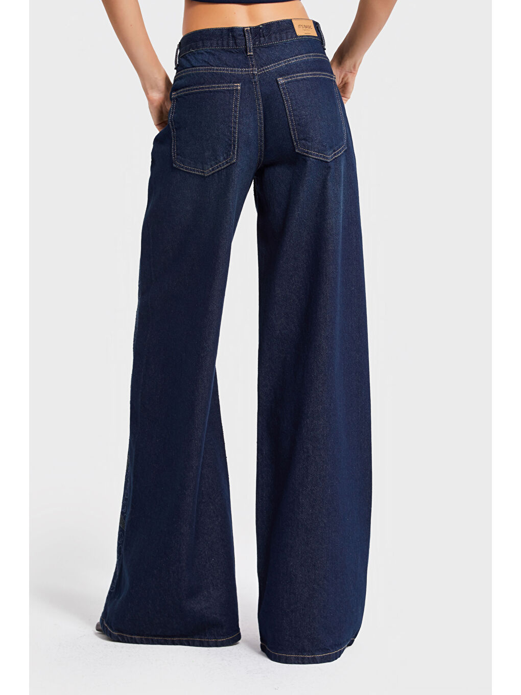 Kadın Koyu Mavi Renk T-2w5-128 Parlak Taş Gül Detaylı Özel Tasarım İç Boy 80cm Denim Jean-4