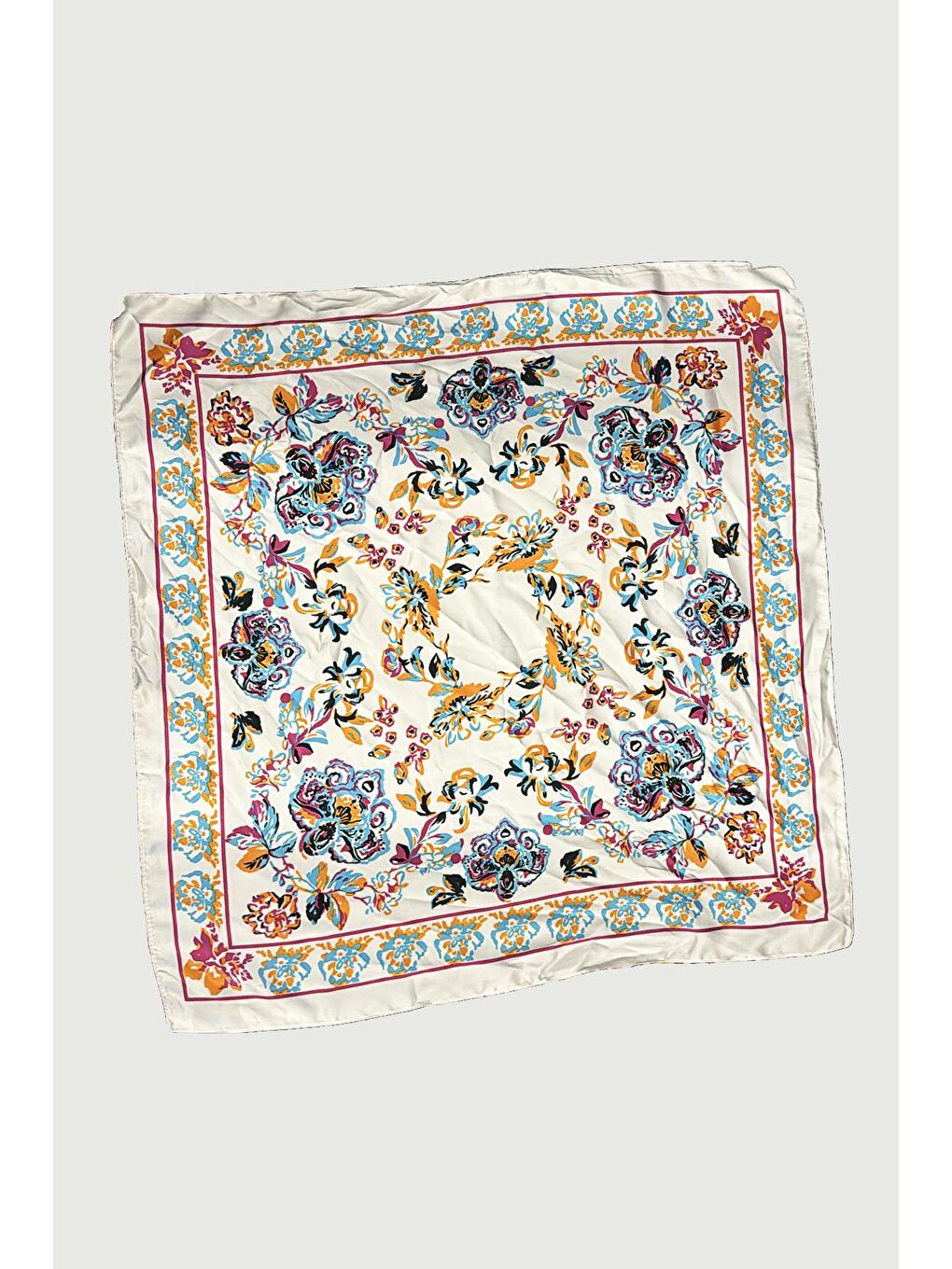 Ekru Etnik Desenli Saten Bandana Fular-1