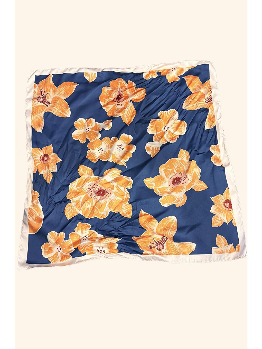 Turuncu Etnik Desenli Saten Bandana Fular-1