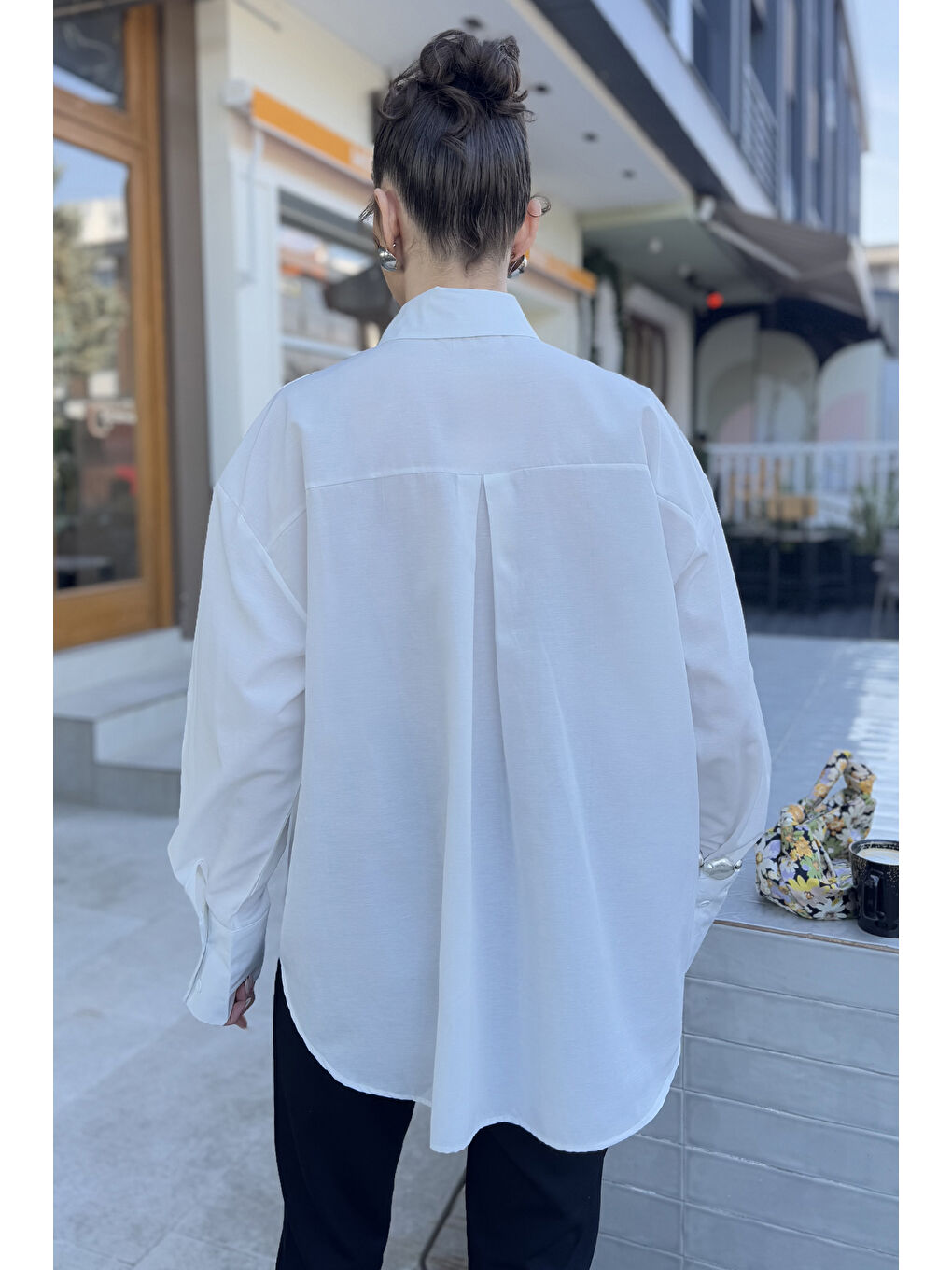 Beyaz Gül Detaylı Tarz Kadın Gömlek-7