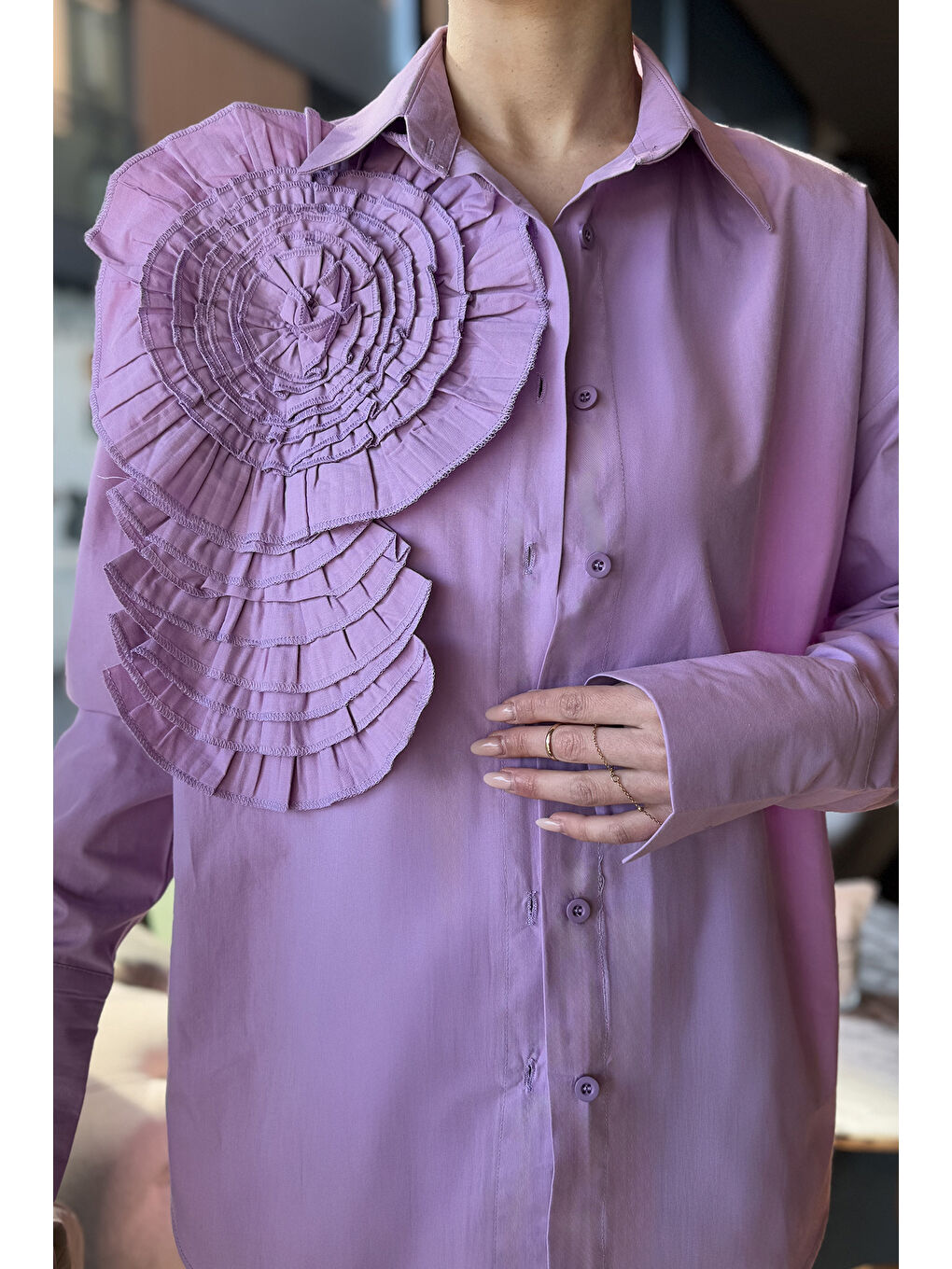 Lila Gül Detaylı Tarz Kadın Gömlek-5