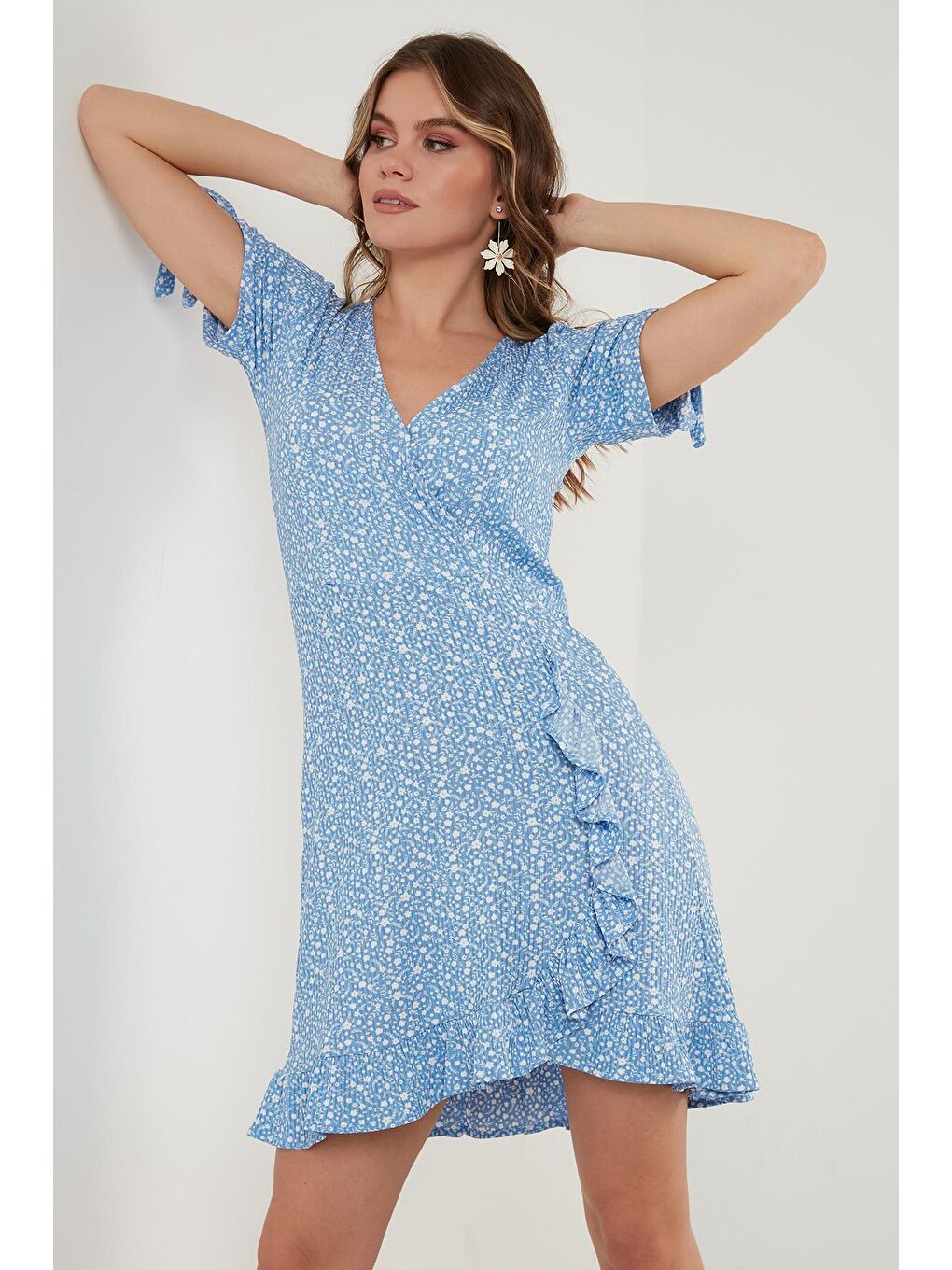 Mavi Dar Kesim Çiçekli Kruvaze Yaka Fırfır Detaylı Mini Elbise 5863719-3