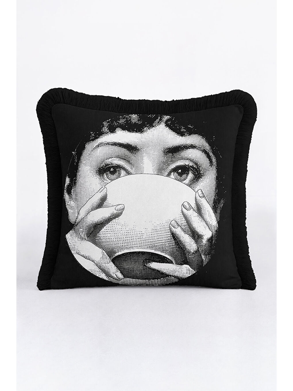 Karışık Sanatsal Retro Portre Saçaklı Yastık Kılıfı - Monokrom Modern Siyah Püsküllü Kırlent Kılıfı-1