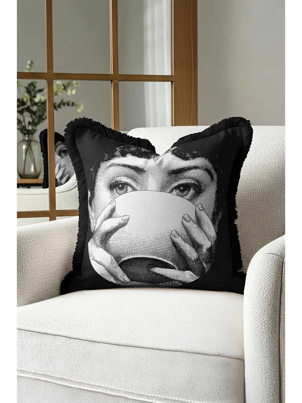 Karışık Sanatsal Retro Portre Saçaklı Yastık Kılıfı - Monokrom Modern Siyah Püsküllü Kırlent Kılıfı-2