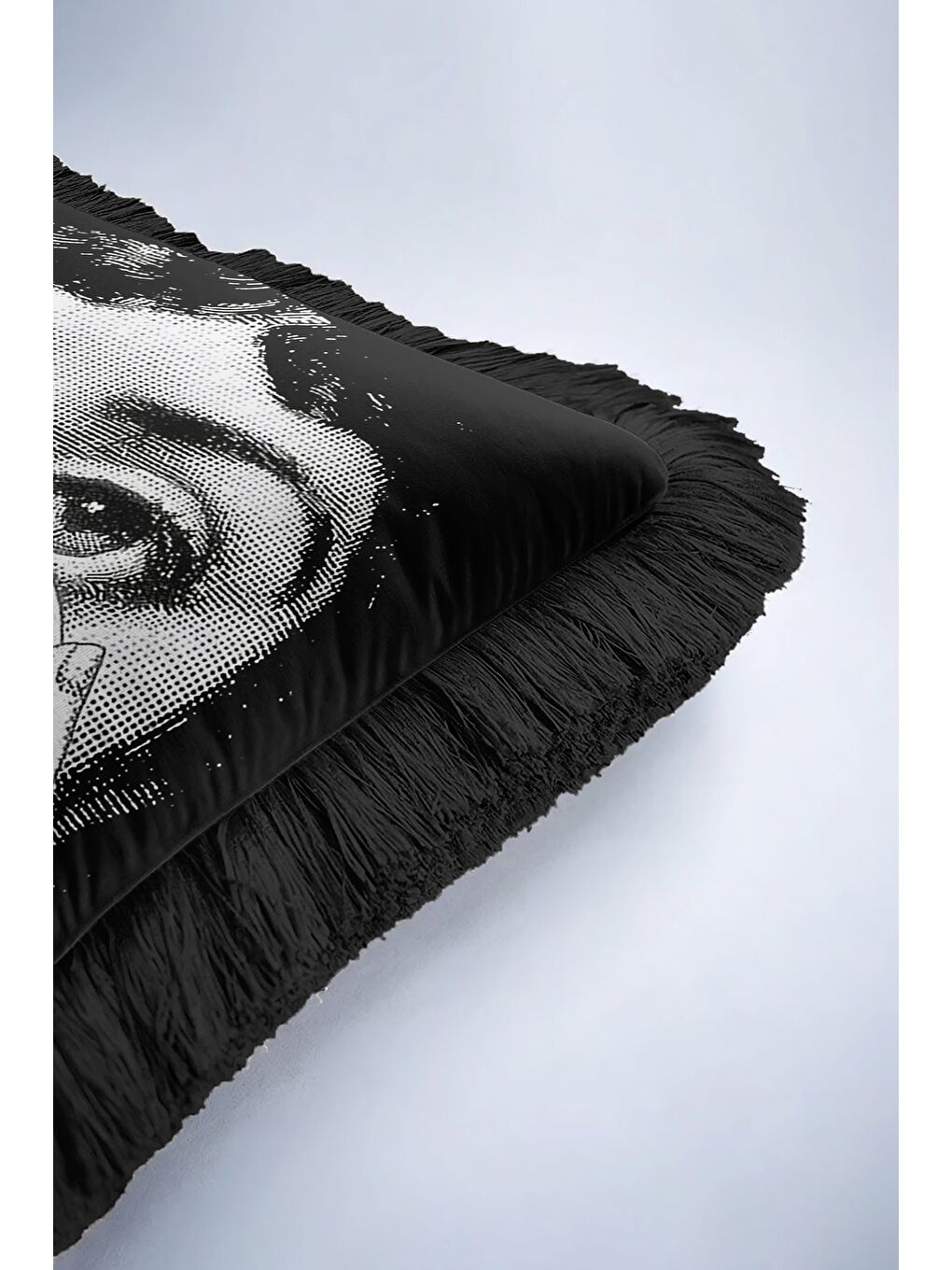 Karışık Sanatsal Retro Portre Saçaklı Yastık Kılıfı - Monokrom Modern Siyah Püsküllü Kırlent Kılıfı-6