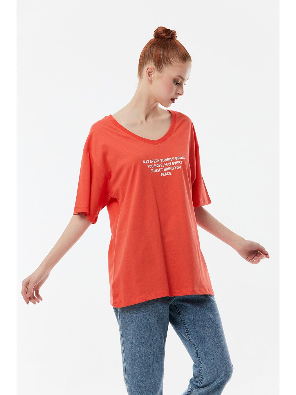 Mercan Yazı Baskılı V Yaka Salaş Tişört-2