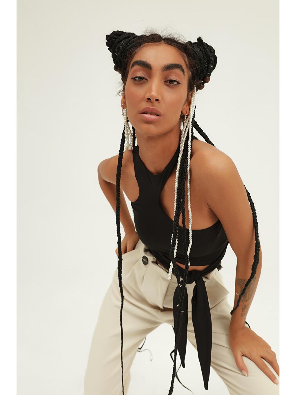 Dekolte Detaylı Bağlamalı Bluz Siyah-1