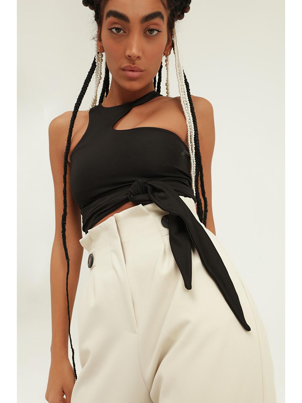 Dekolte Detaylı Bağlamalı Bluz Siyah-2