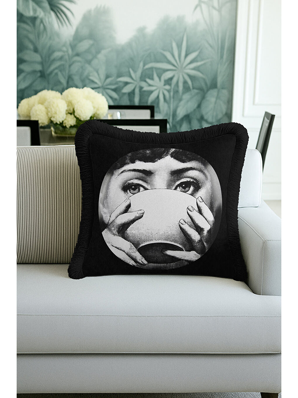 Karışık Sanatsal Portre Saçaklı Yastık Kılıfı - Monokrom Pop Art Modern Siyah Püsküllü Kırlent Kılıfı