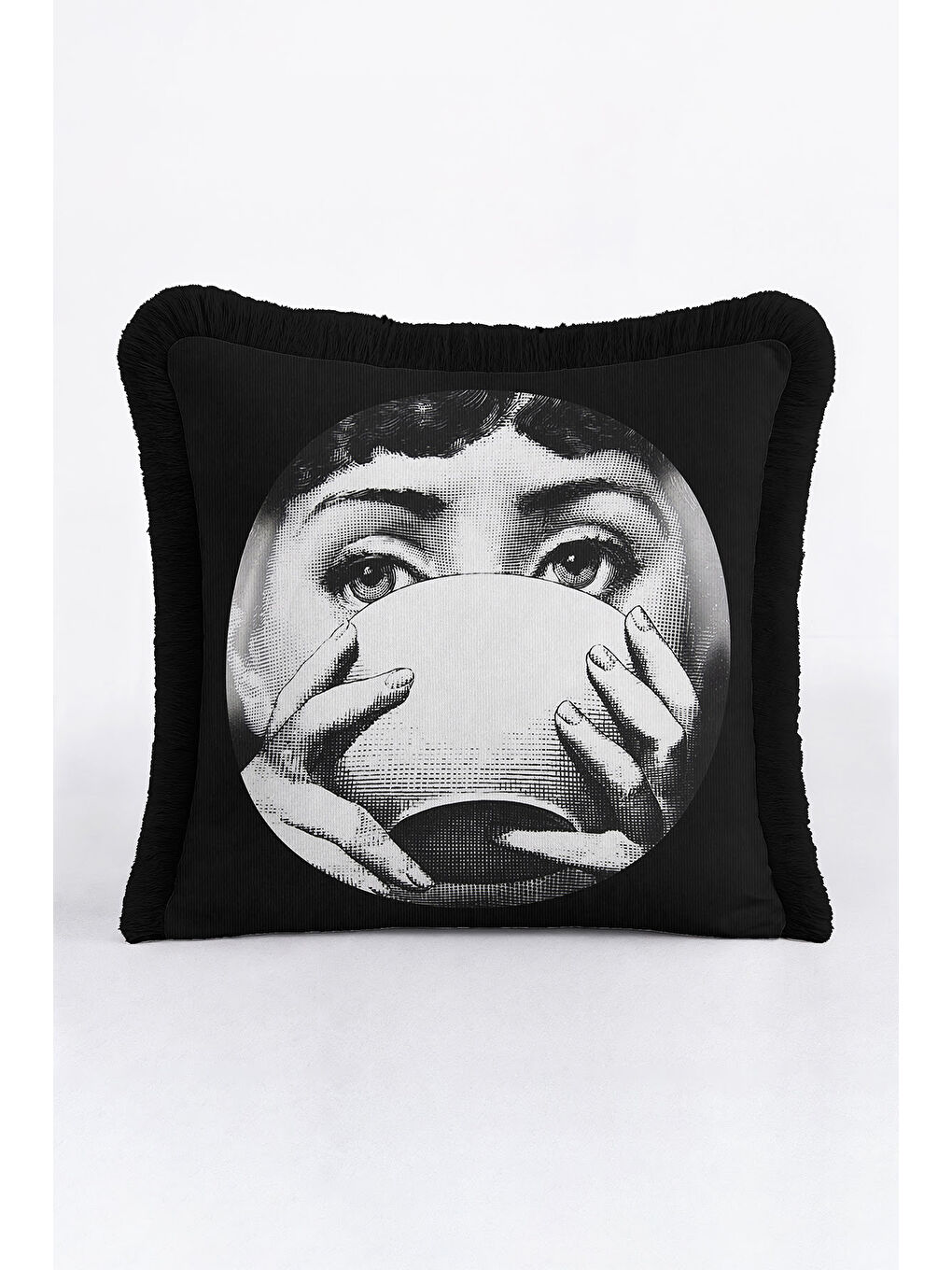 Karışık Sanatsal Portre Saçaklı Yastık Kılıfı - Monokrom Pop Art Modern Siyah Püsküllü Kırlent Kılıfı-1