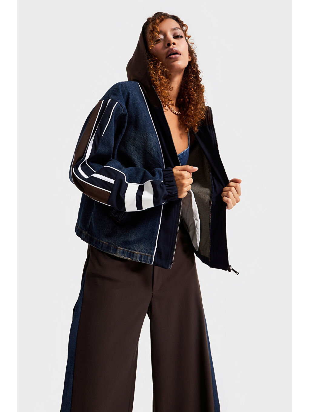 Mavi Kadın Jean Rengi Denim Dokuma Çift Parça Kumaş Oversize Kapüşonlu Tasarım Denim Ceket-1