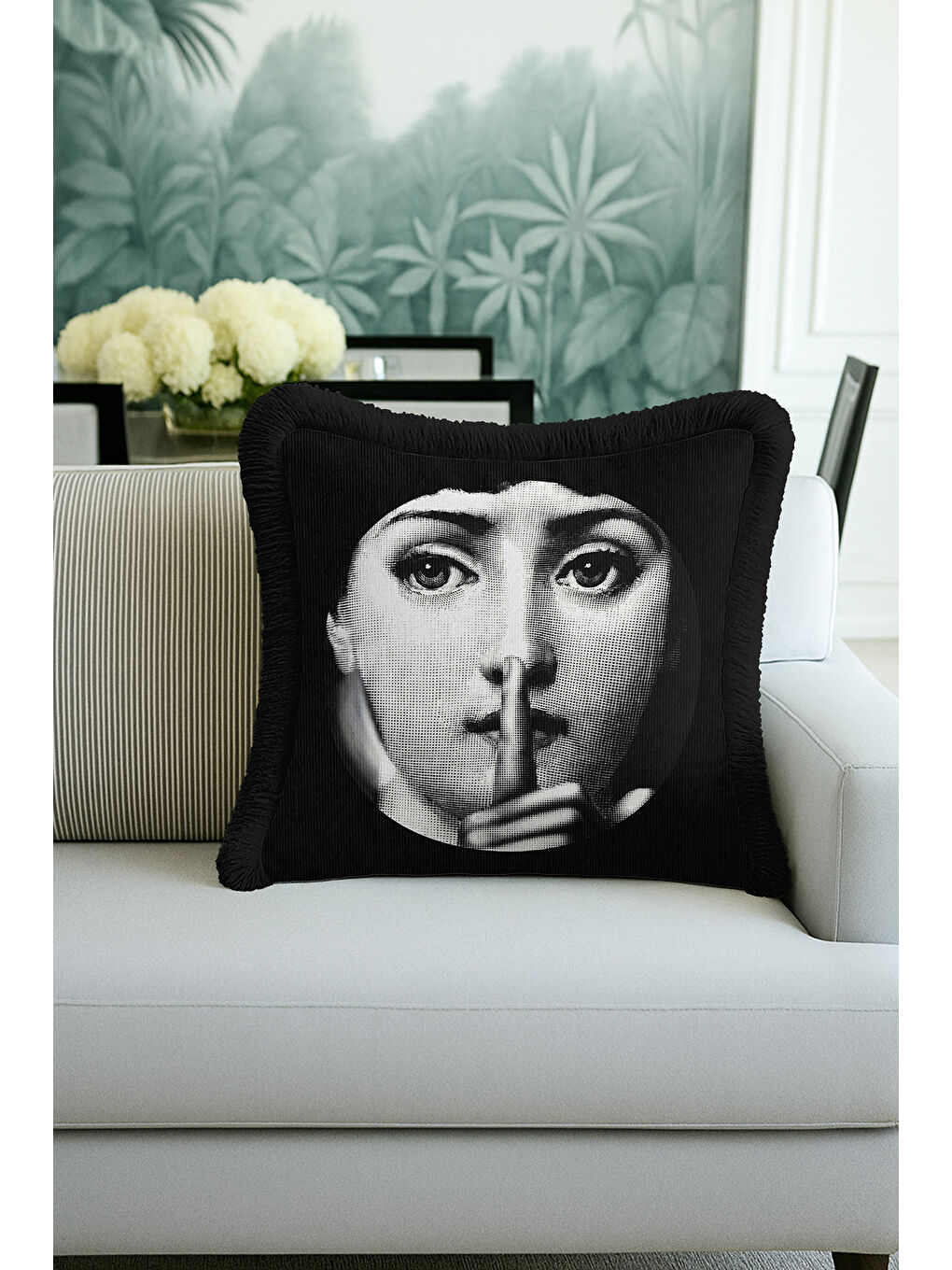 Karışık Pop Art Portre Saçaklı Yastık Kılıfı - Monokrom Modern Siyah Püsküllü Kırlent Kılıfı