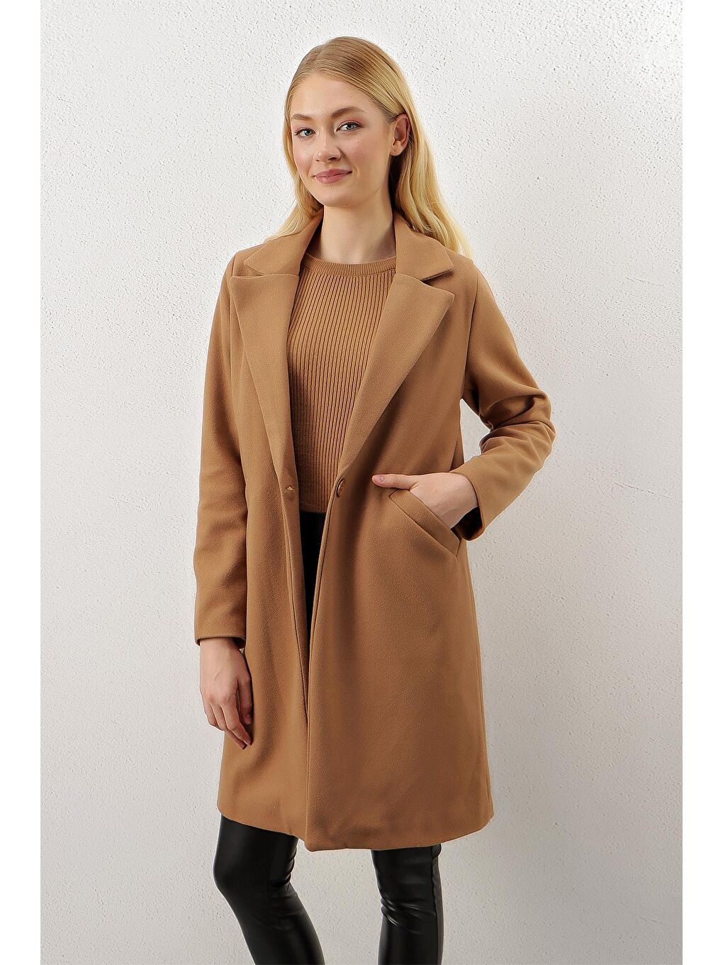 Bej Kadın Vizon Tek Düğmeli Cepli Kaşe Kaban-2