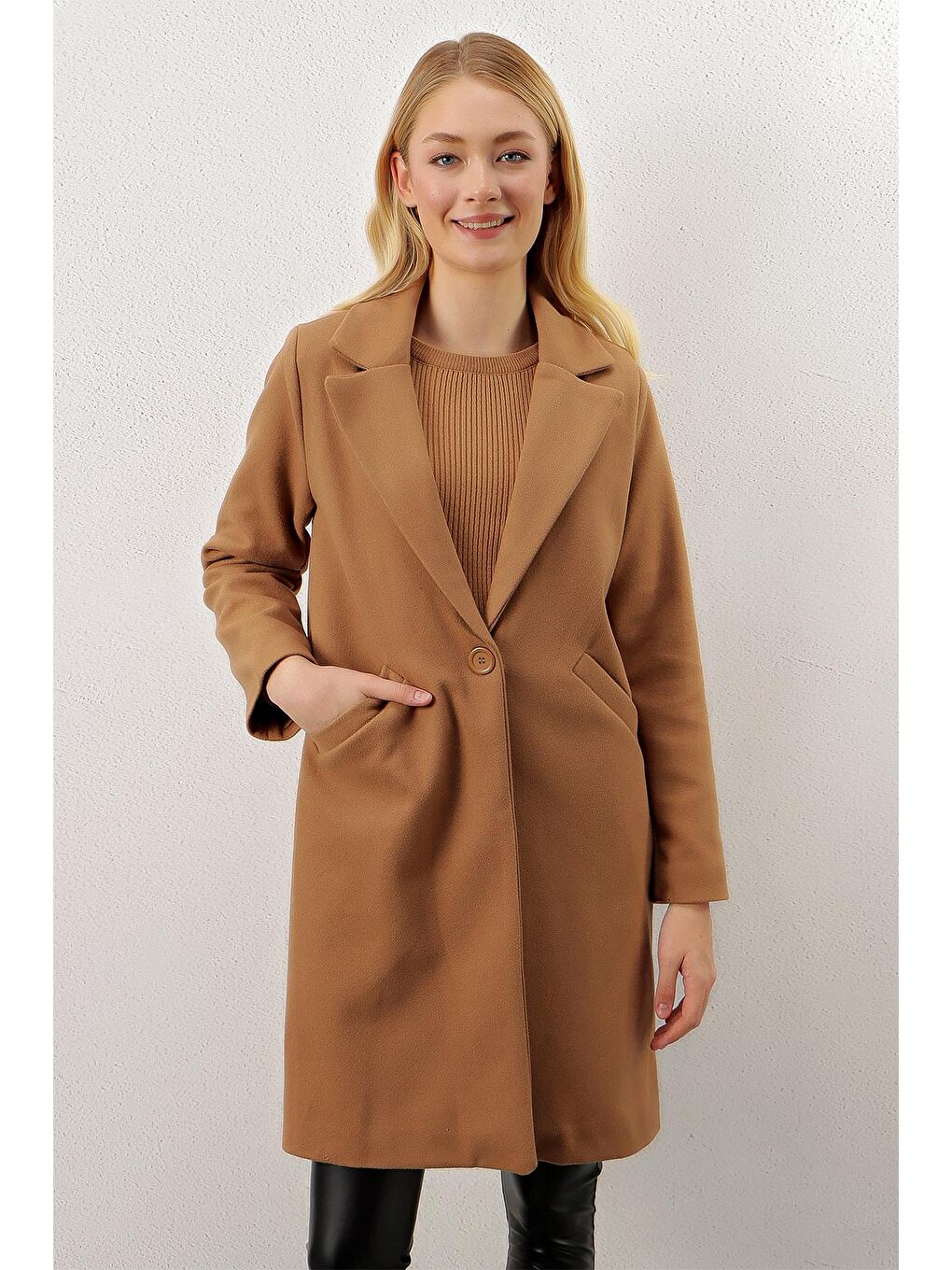 Bej Kadın Vizon Tek Düğmeli Cepli Kaşe Kaban-3