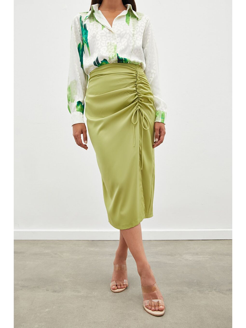 Büzgü Detaylı Saten Etek - Yağ Yeşili-5