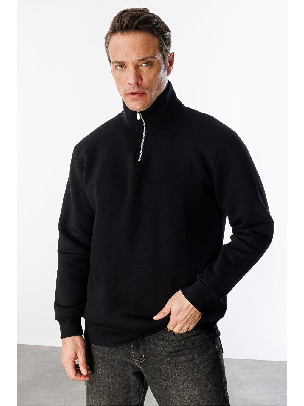 Siyah Kalın Yarım Fermuarlı Dik Yaka Unisex Sweatshirt-1