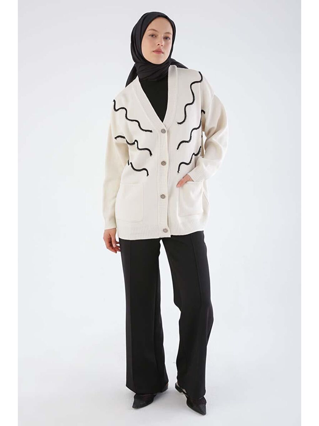 Ekru Krem Püskül Nakışlı V Yaka Triko Hırka