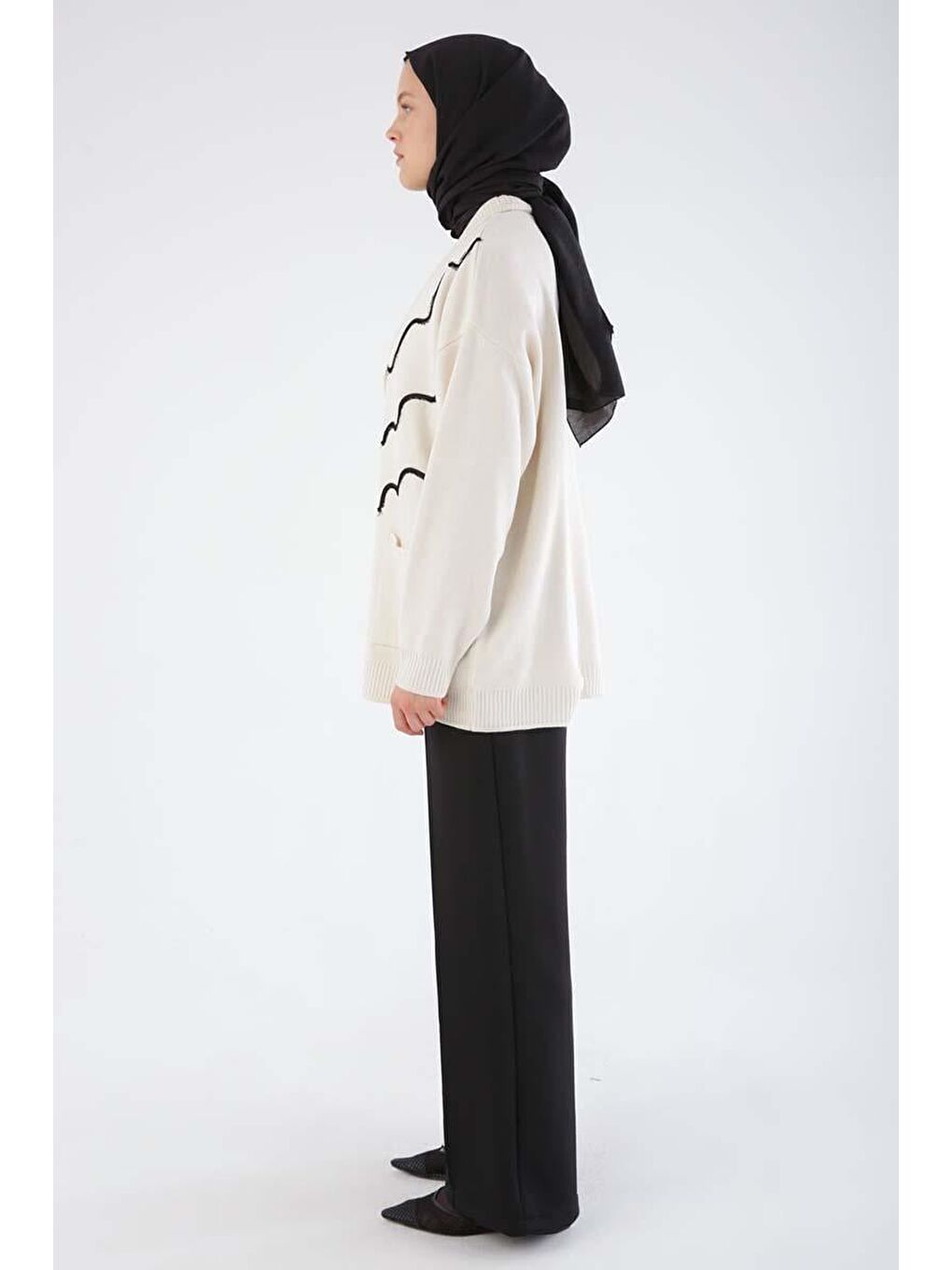 Ekru Krem Püskül Nakışlı V Yaka Triko Hırka-2