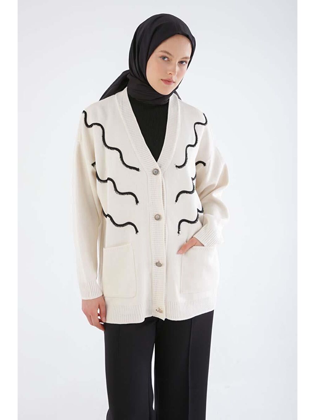 Ekru Krem Püskül Nakışlı V Yaka Triko Hırka-4