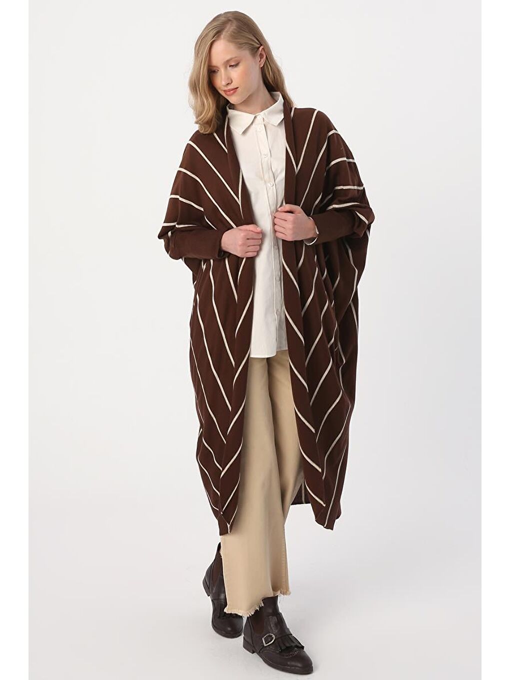 Kahverengi Kahve Çizgili Yarasa Kol Triko Hırka