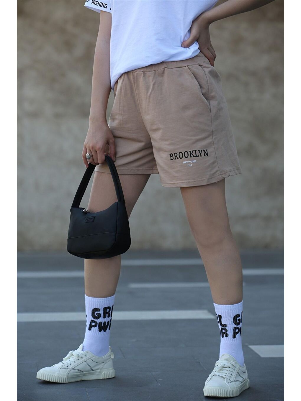 Bej Baskılı Şort MG1108