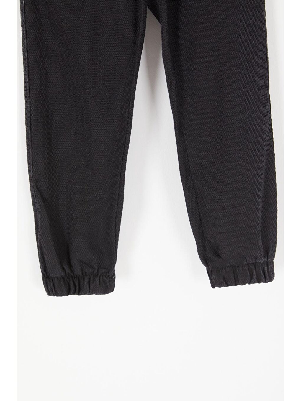 Siyah Dokulu Kumaş Erkek Çocuk Pantolon 16806-2