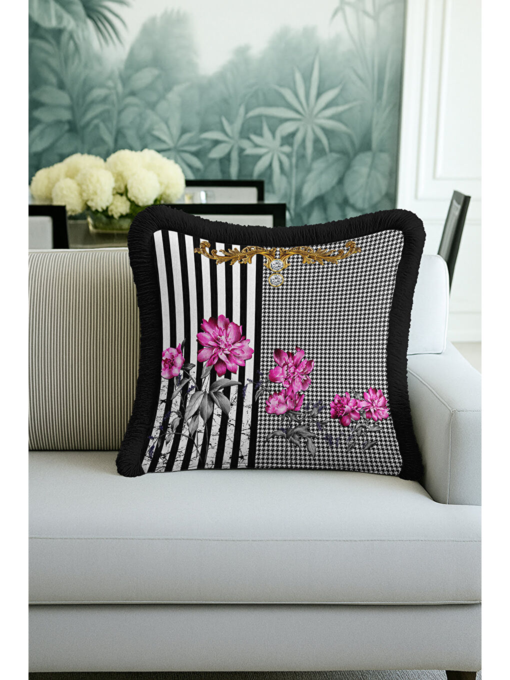 Karışık Barok Çiçekli Saçaklı Yastık Kılıfı - Lüks Modern Siyah Beyaz Altın Renkli Püsküllü Kırlent Kılıfı-1