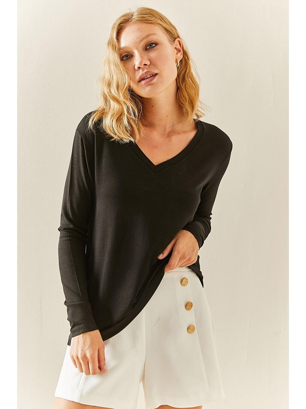 Siyah V Yaka Dökümlü Bluz 3YXK2-47542-02