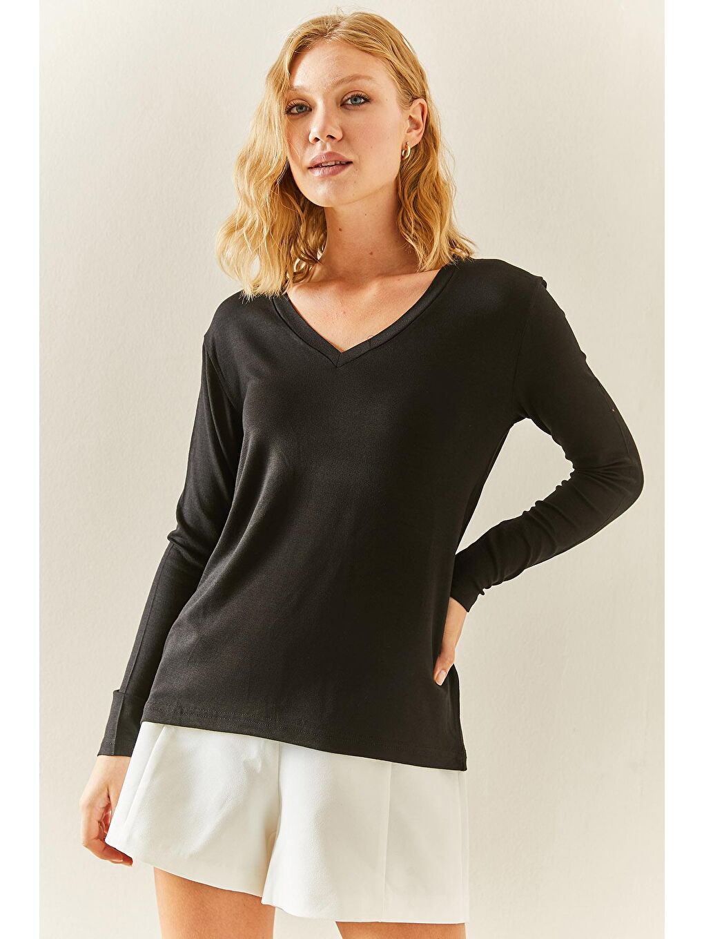 Siyah V Yaka Dökümlü Bluz 3YXK2-47542-02-1