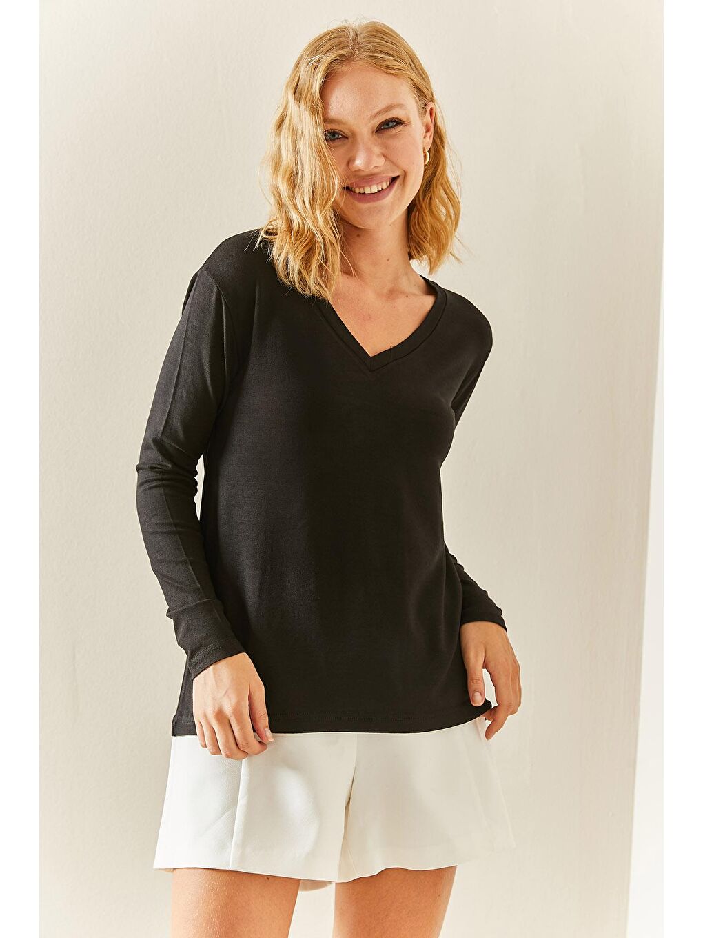 Siyah V Yaka Dökümlü Bluz 3YXK2-47542-02-2