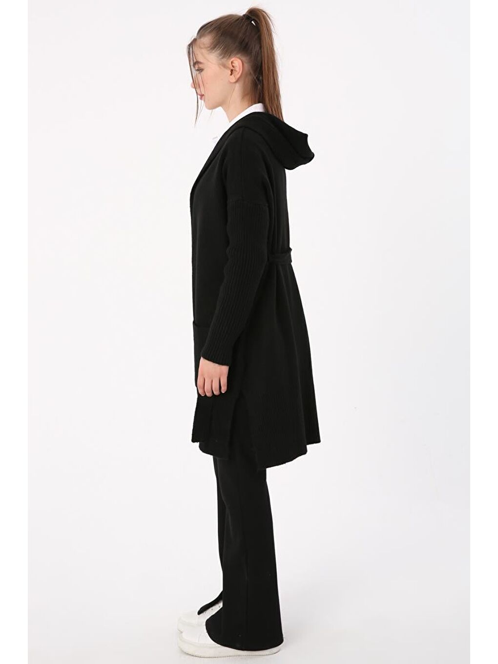 Siyah Kuşaklı Kapüşonlu Triko Hırka-2