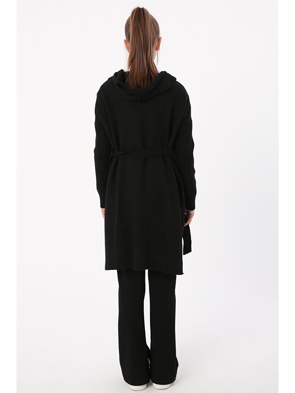 Siyah Kuşaklı Kapüşonlu Triko Hırka-3