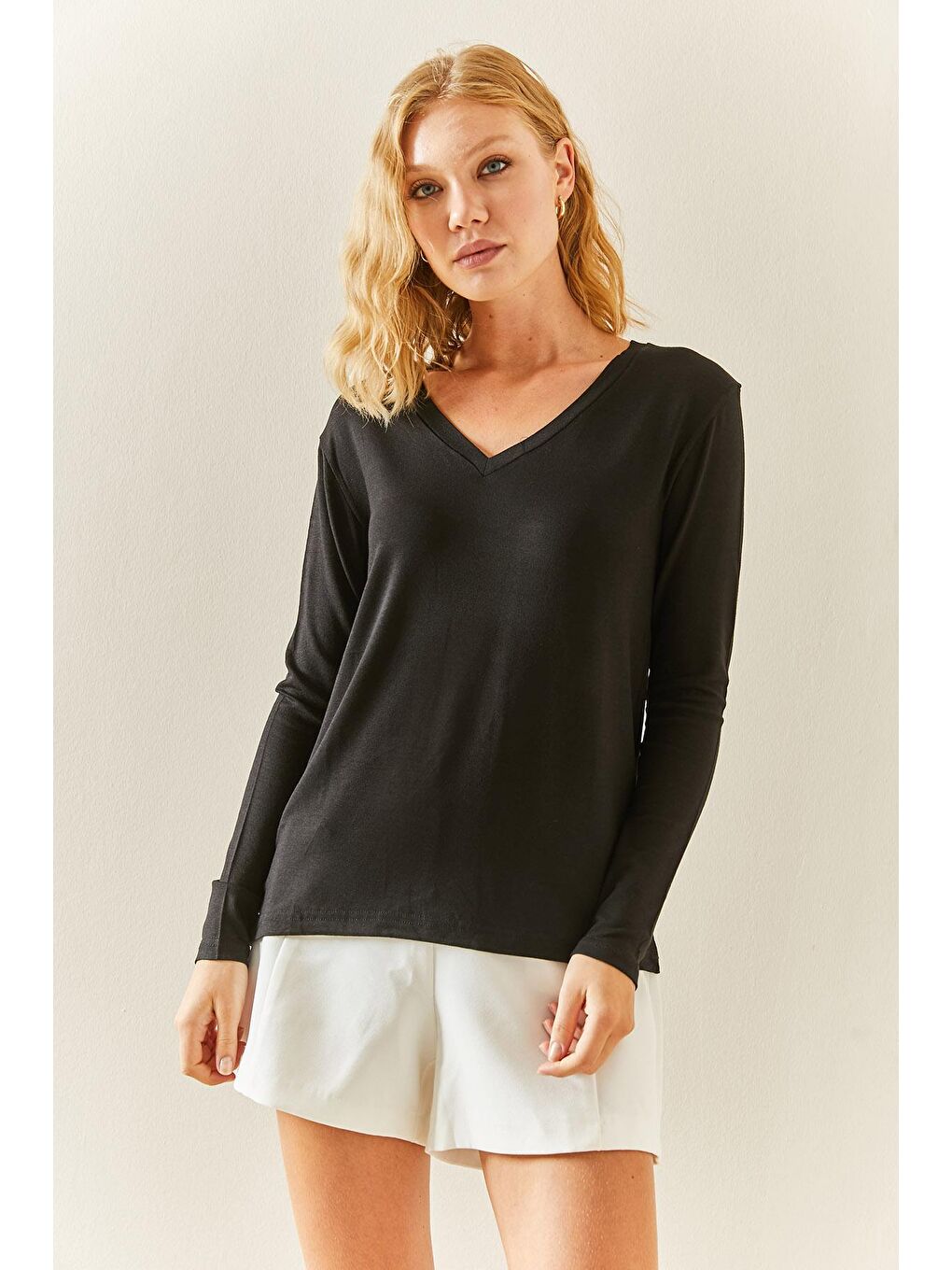 Siyah V Yaka Dökümlü Bluz 3YXK2-47542-02-3