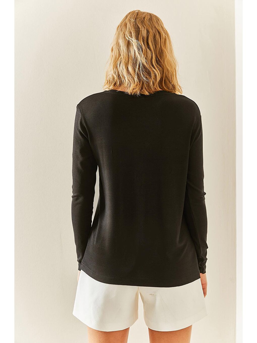 Siyah V Yaka Dökümlü Bluz 3YXK2-47542-02-4