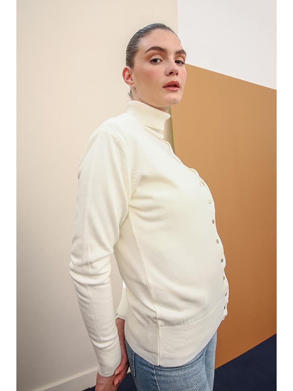 Ekru V Yaka Kısa Triko Hırka