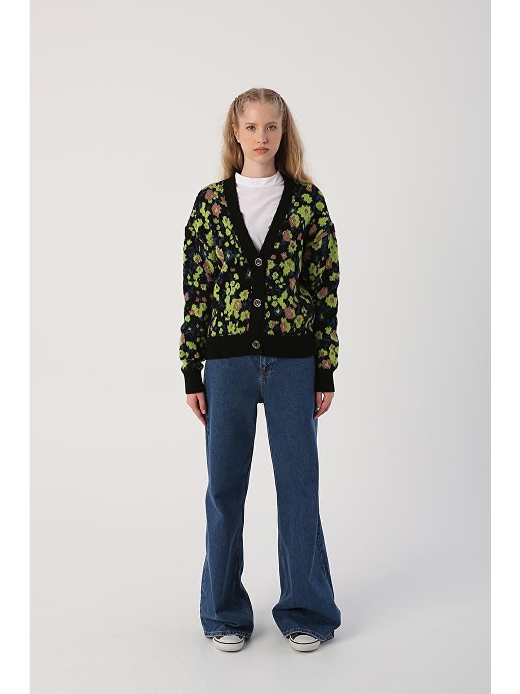 Siyah-Yeşil V Yaka Çiçek Desenli Rahat Kısa Triko Hırka-1