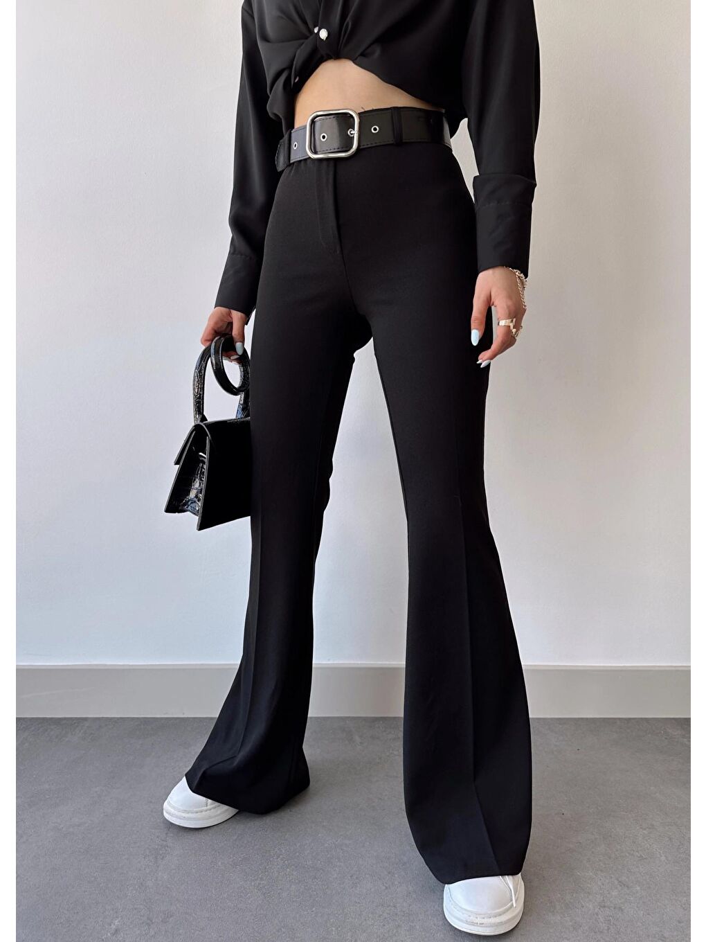 Siyah Yüksek Bel İspanyol Paça Kemerli Pantolon