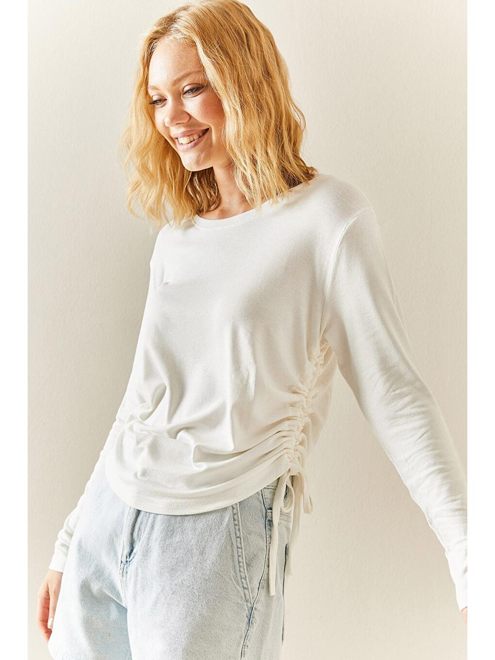 Beyaz Bisiklet Yaka Büzgülü Bluz 3YXK2-47540-01-2