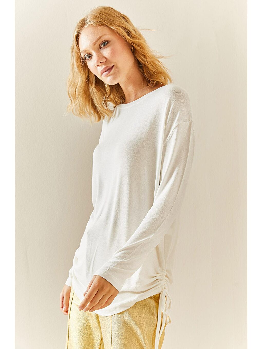 Beyaz Yanı Büzgülü Salaş Bluz 3YXK2-47541-01-4