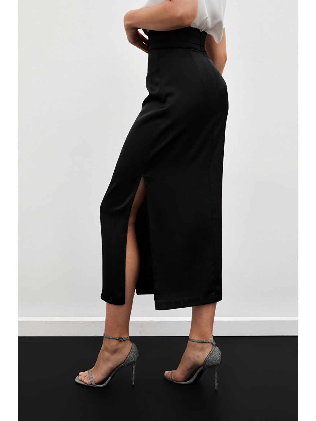 Bel Pile Detaylı Saten Etek - Siyah-4