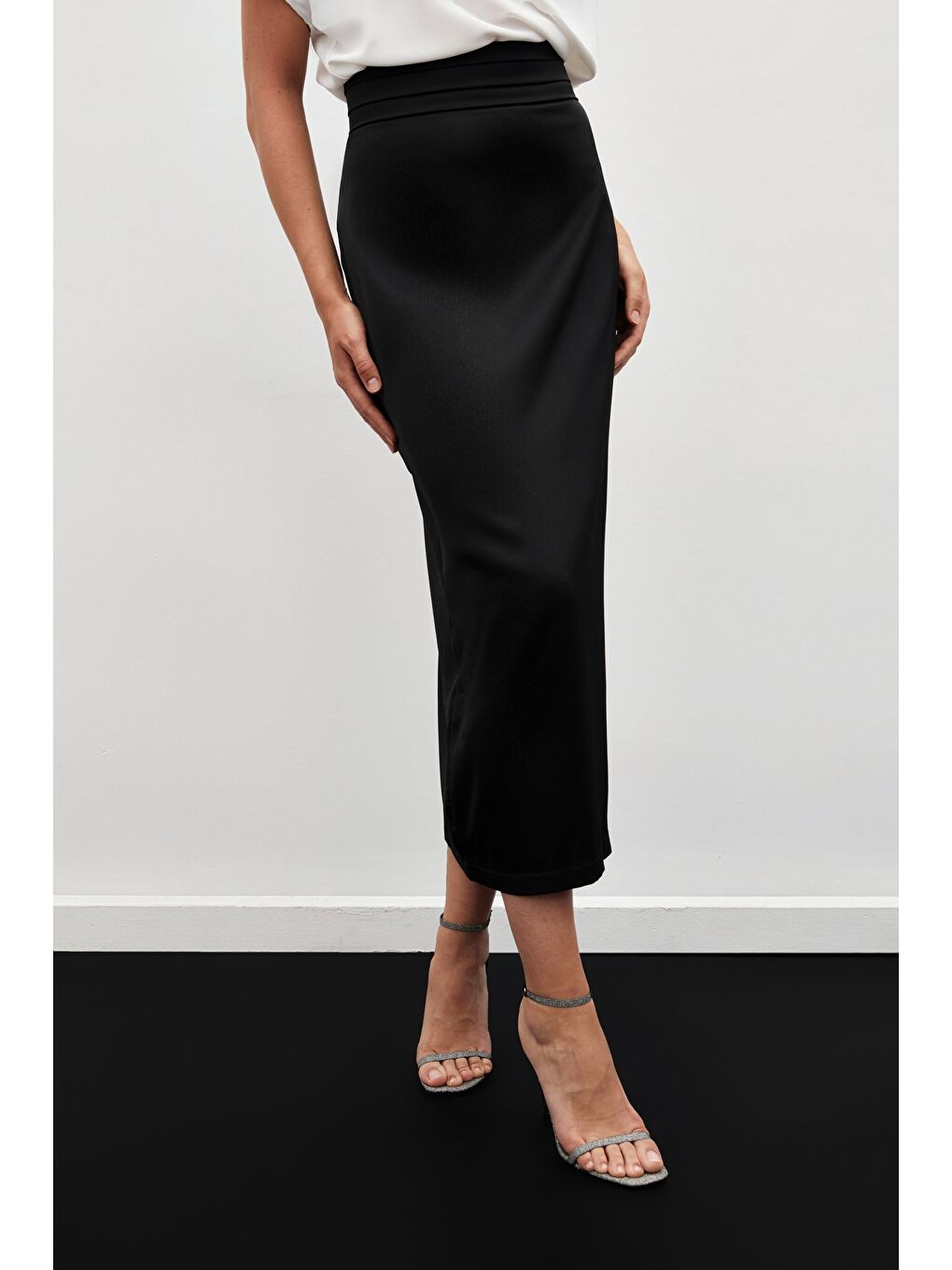 Bel Pile Detaylı Saten Etek - Siyah-5