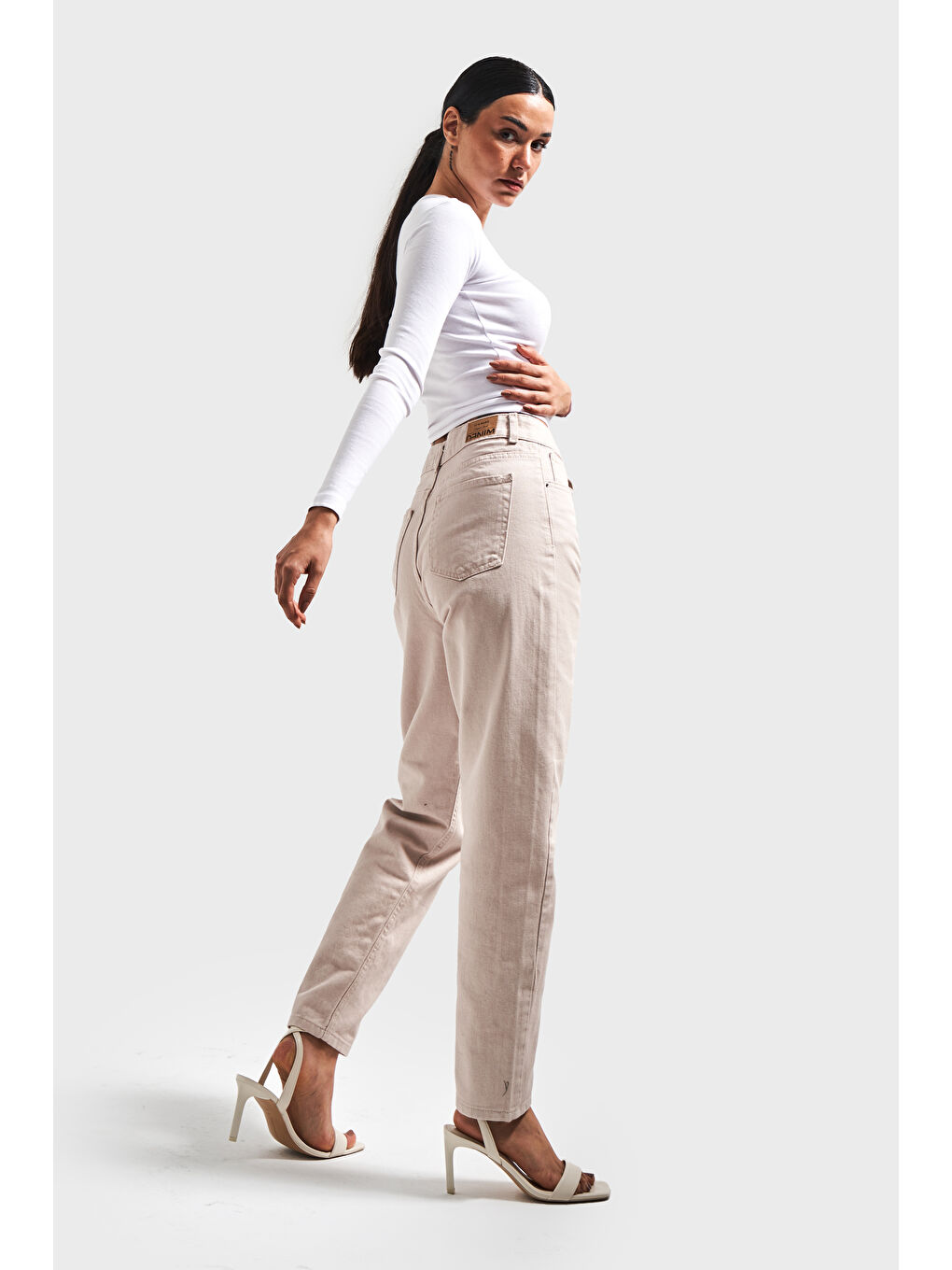 Yüksek Bel Bej Rengi Mom Jean-1