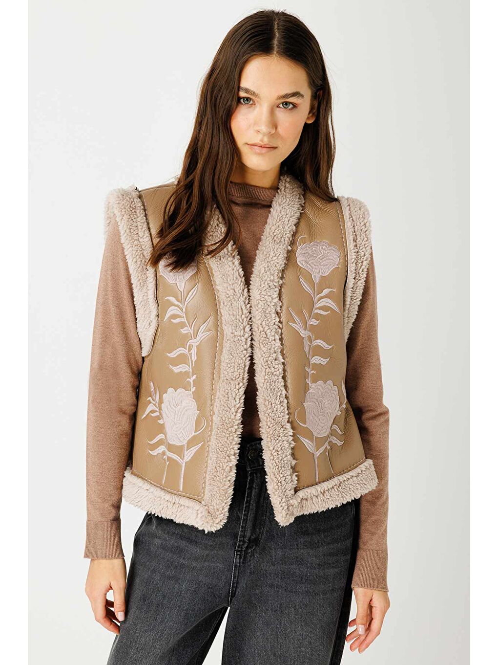 Kahverengi Nakış İşlemeli Sütlü Kahve Kovboy Yelek